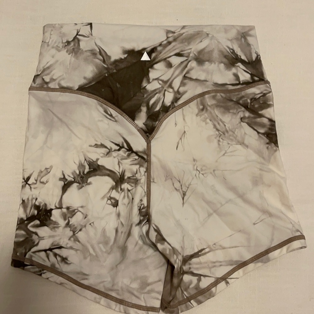 Balance athletica Og short size small in sea salt